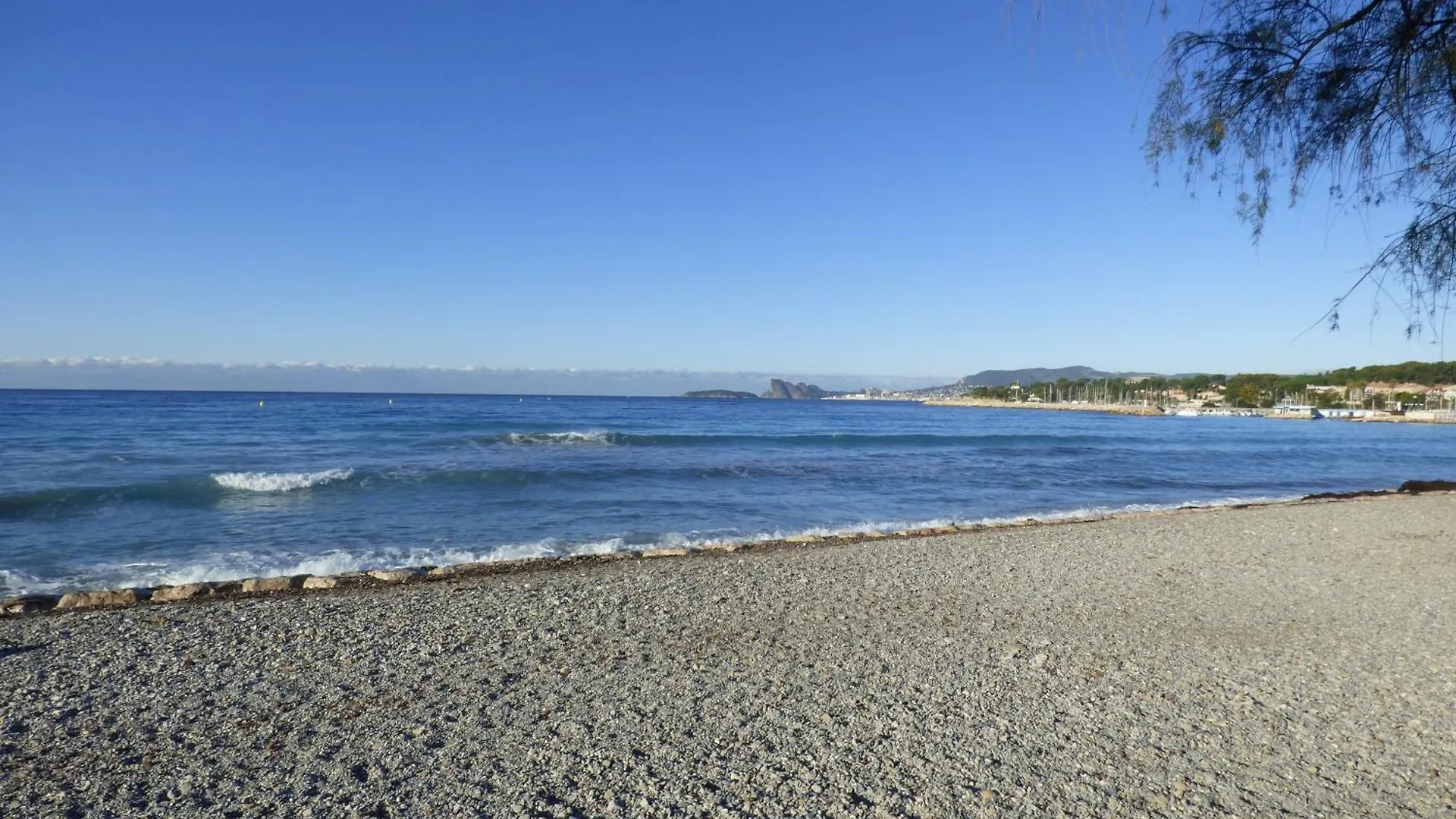 Superbe T3 Avec Jardin, Piscine Et Acces Plages Saint-Cyr-sur-Mer 0*,  France